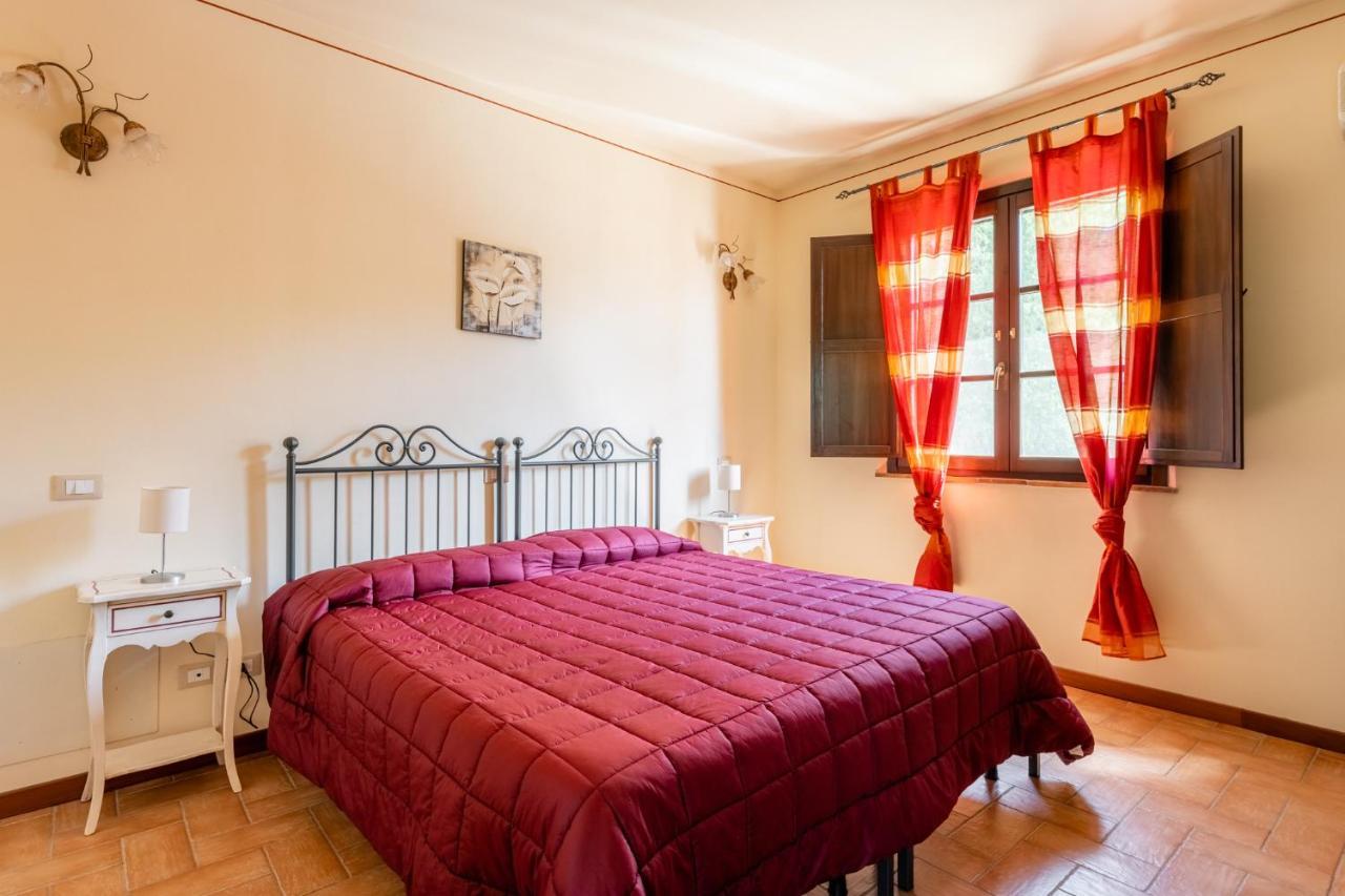 Casolare Dei Fiori - Calla Montecarlo Bagian luar foto