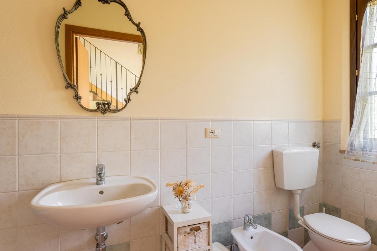 Casolare Dei Fiori - Calla Montecarlo Bagian luar foto
